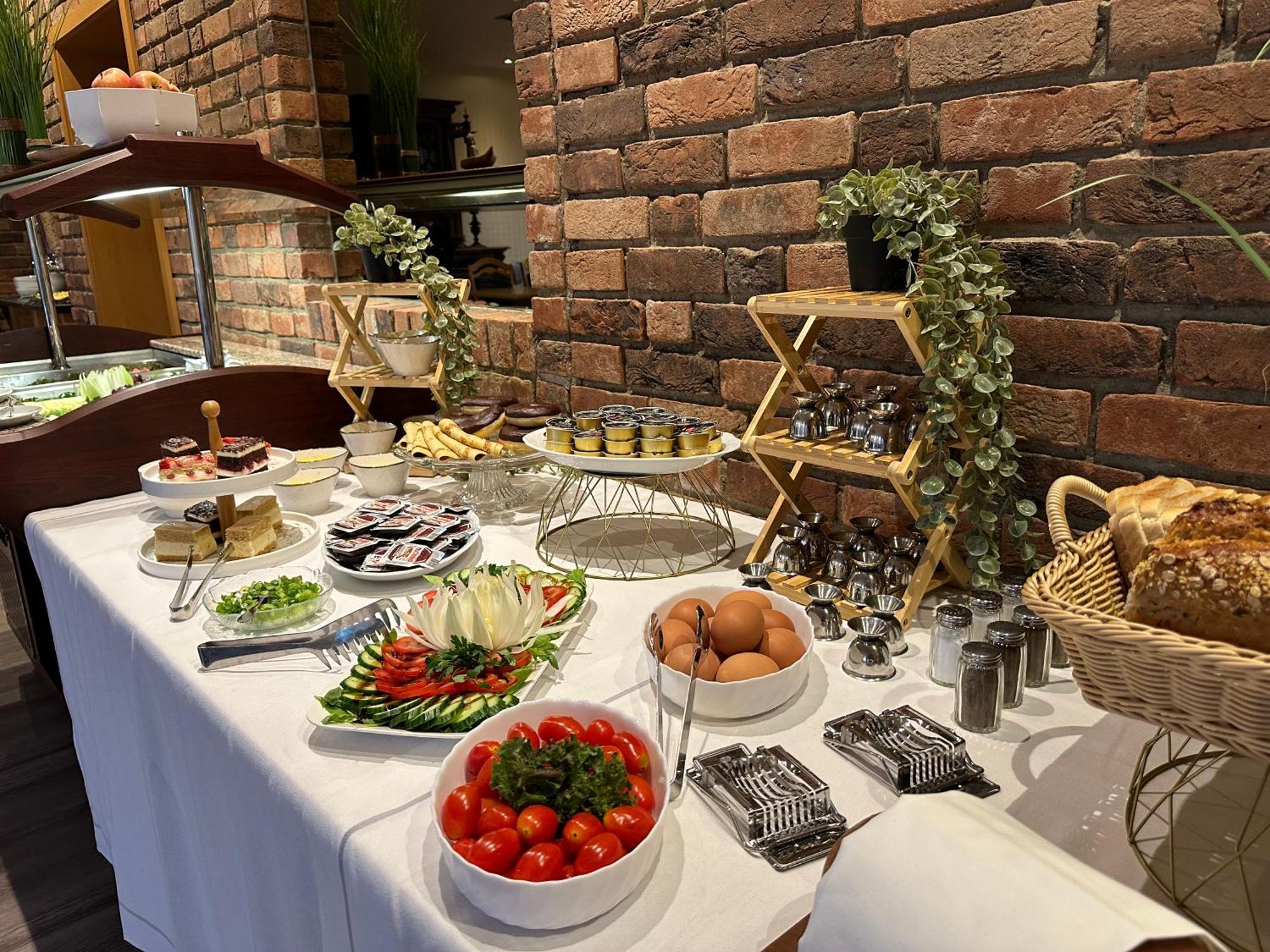 Hotel Restaurant Narasinga Wassenberg ภายนอก รูปภาพ